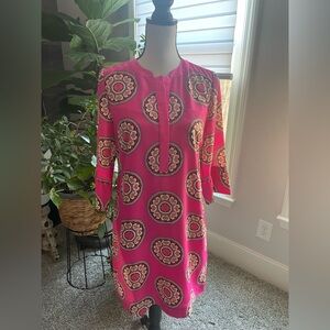 Crown & Ivy Woman’s Shift Dress in SZ 6 in gently used